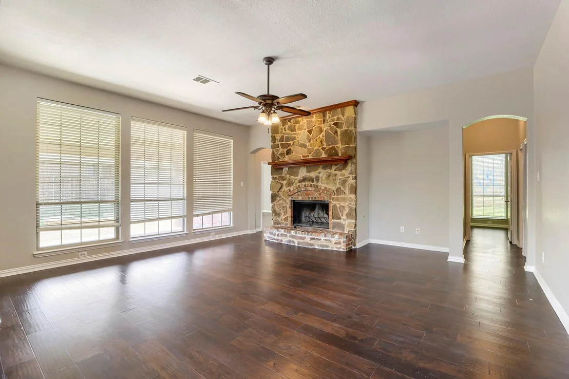 Photo of 6919 Navigation Drive