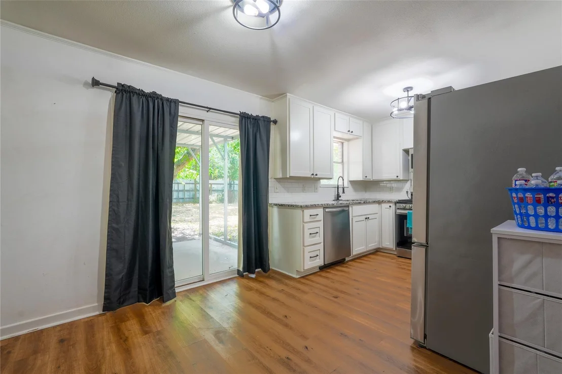 Photo of 807 N Lacy Drive