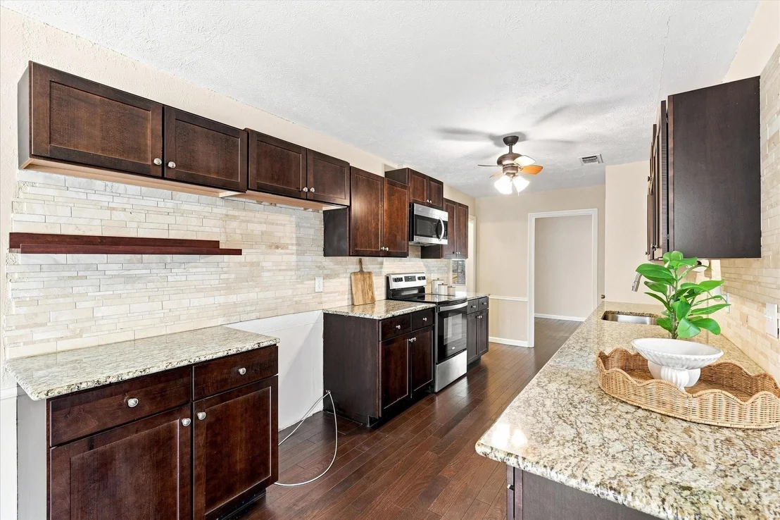 Photo of 2525 Eucalyptus Drive
