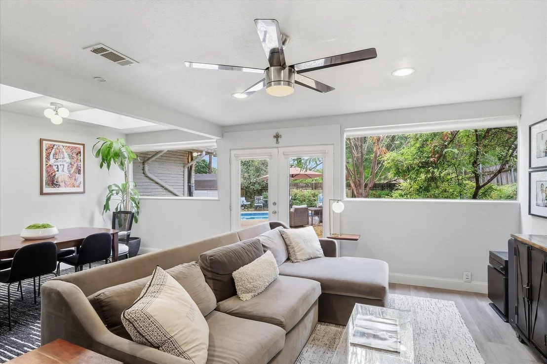 Photo of 306 W Northgate Drive