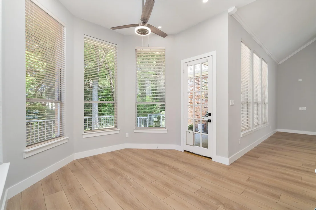 Photo of 905 Rolling Meadows Court