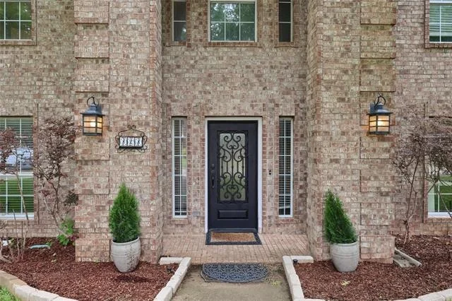 Photo of 828 Rockefeller Lane