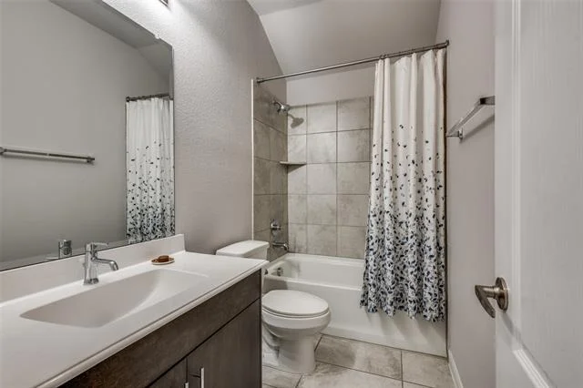 Photo of 1404 Rosebush Road