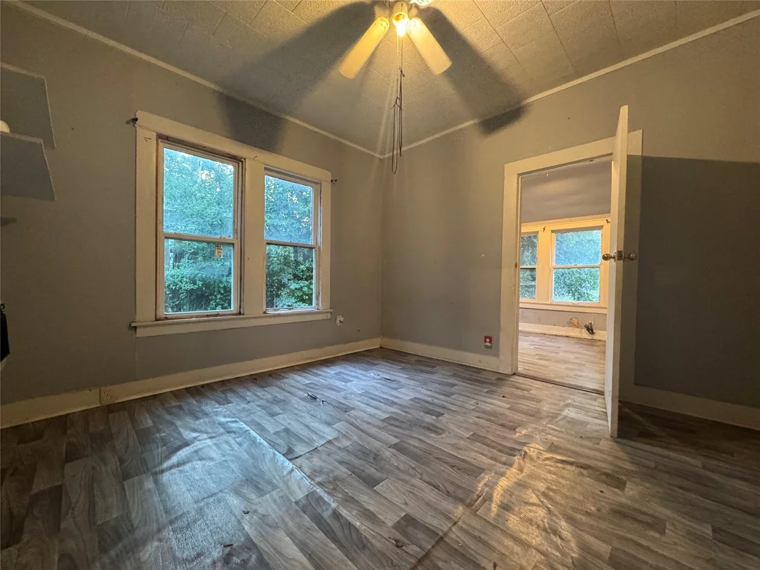 Photo of 2721 Homan Avenue