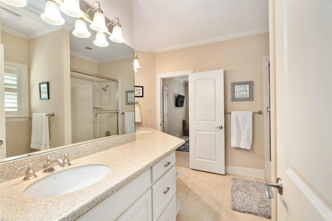 Photo of 229 Lakeside Drive