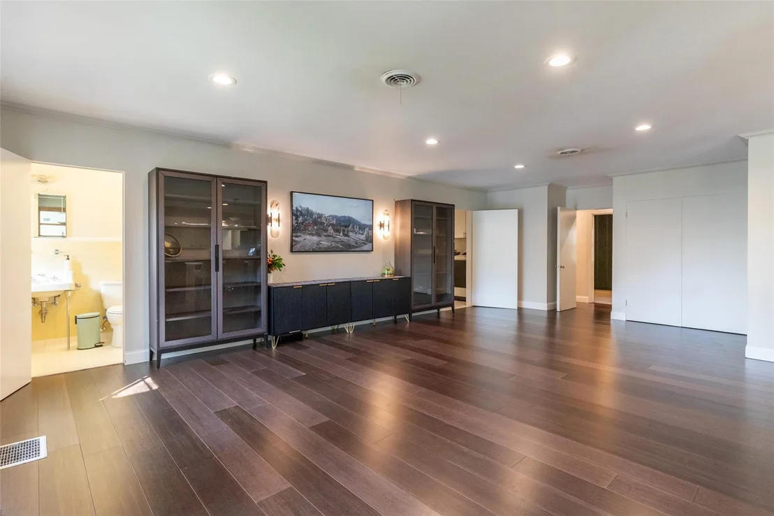 Photo of 3765 Woodridge Drive