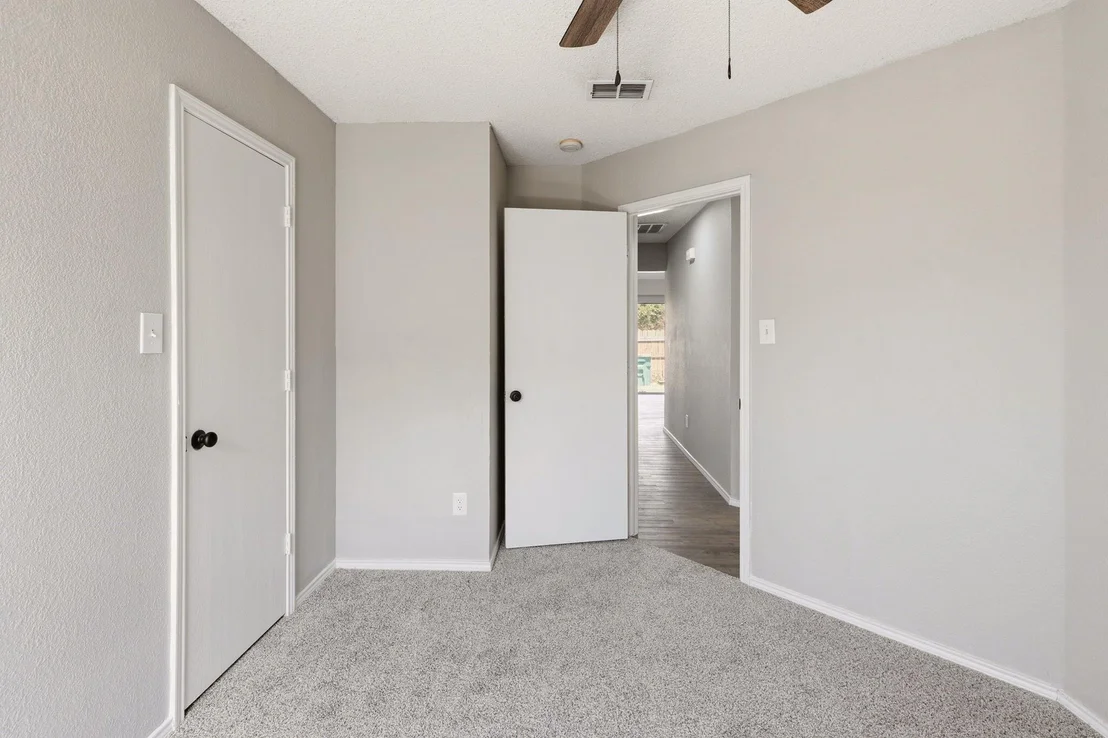 Photo of 8195 Waterside Trail