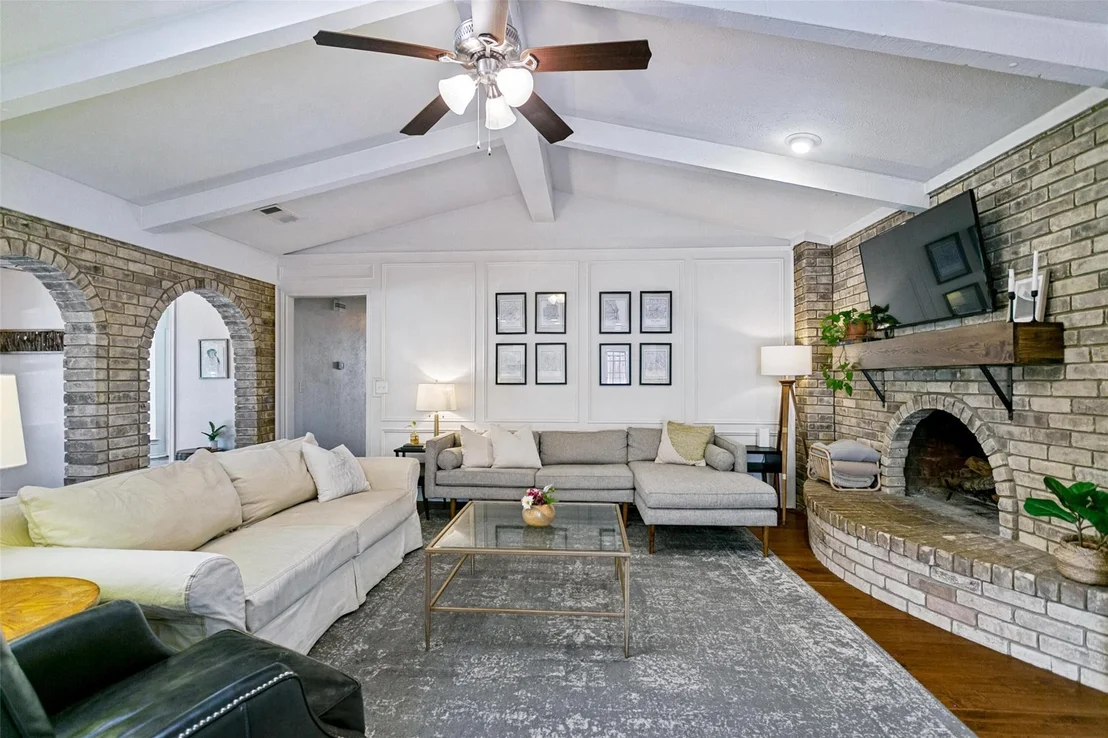 Photo of 2736 Grandview Drive