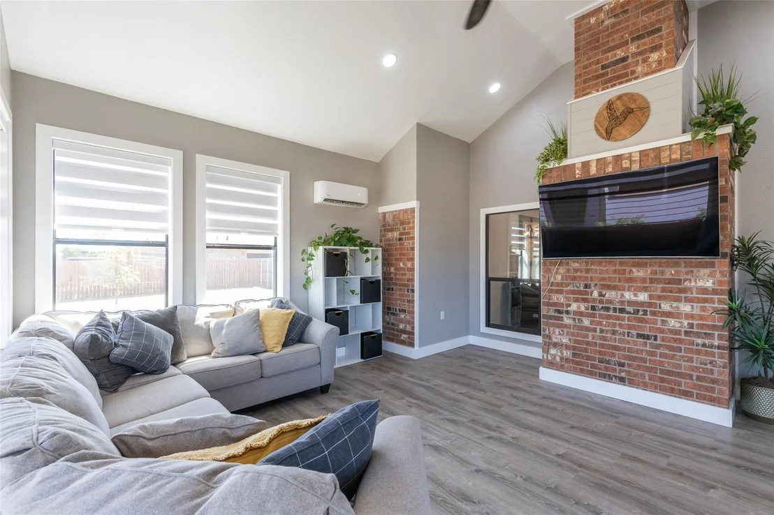 Photo of 174 Sanford Lane