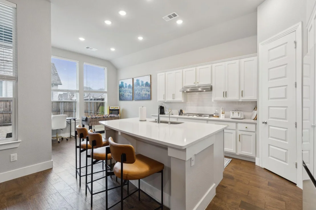 Photo of 1104 Holcombe Drive