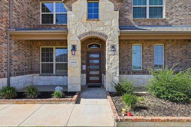 Photo of 10421 Table Bluff Street