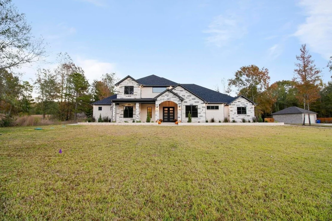 Photo of 800 Stone Chimney Rd