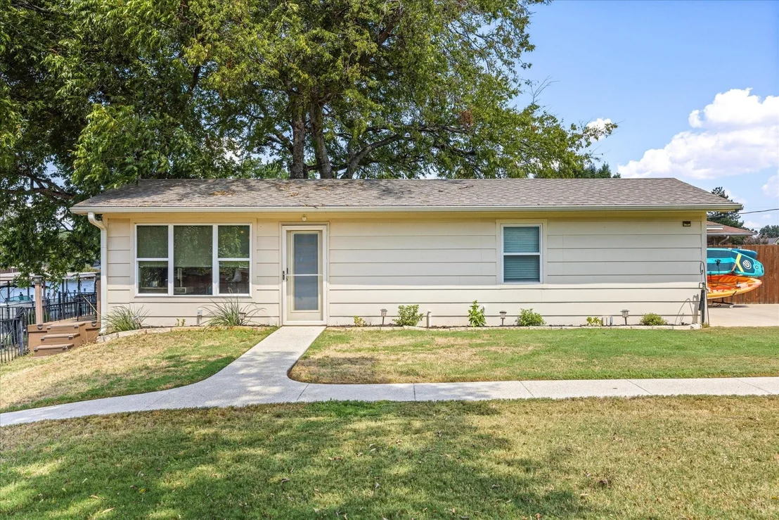 Photo of 4100 Apache Trail Court