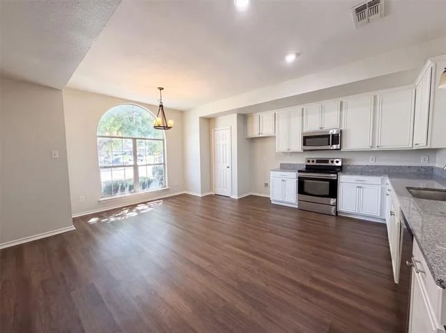 Photo of 825 Adams Drive
