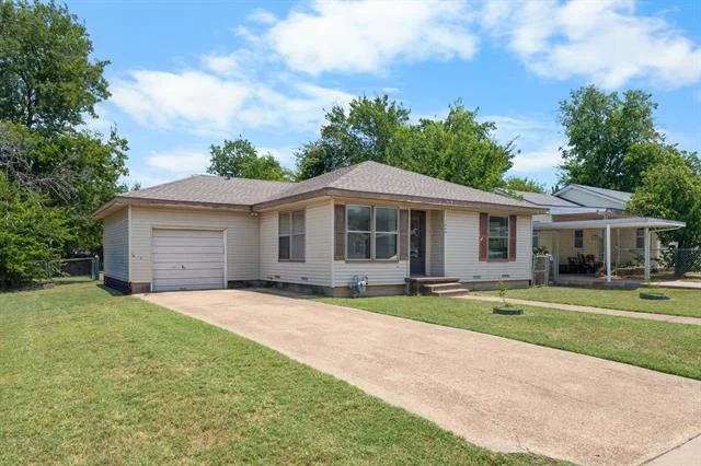 Photo of 1409 Lawrence Drive