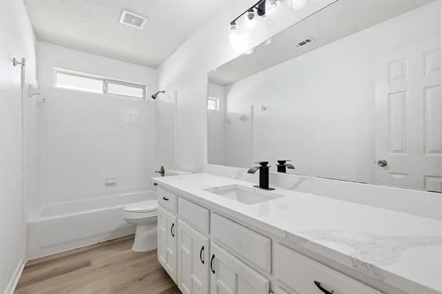 Photo of 3107 Deerhollow Drive