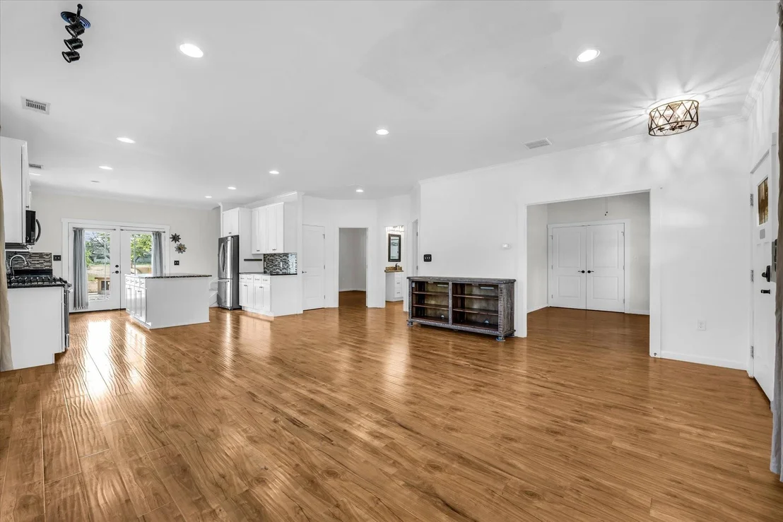 Photo of 348 Barker Lane