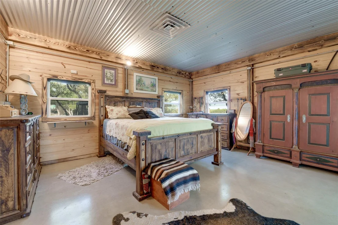Photo of 1261 Park Road