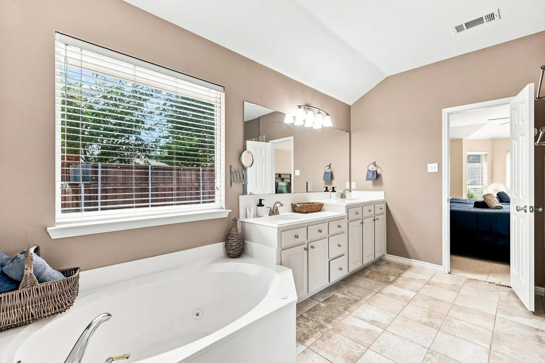 Photo of 335 Linhurst Drive