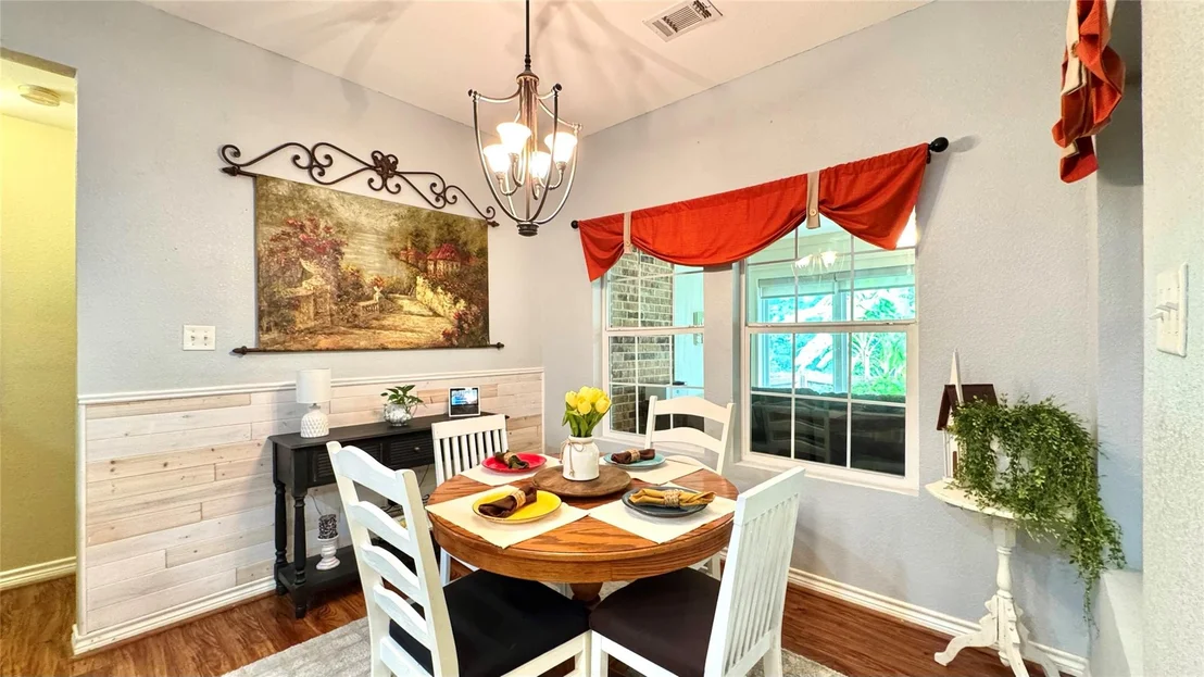 Photo of 115 Meadowood Road