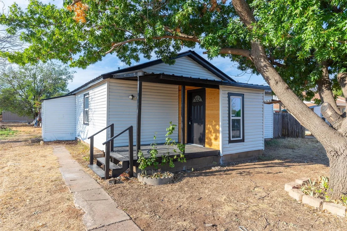 Photo of 909 Lane Avenue