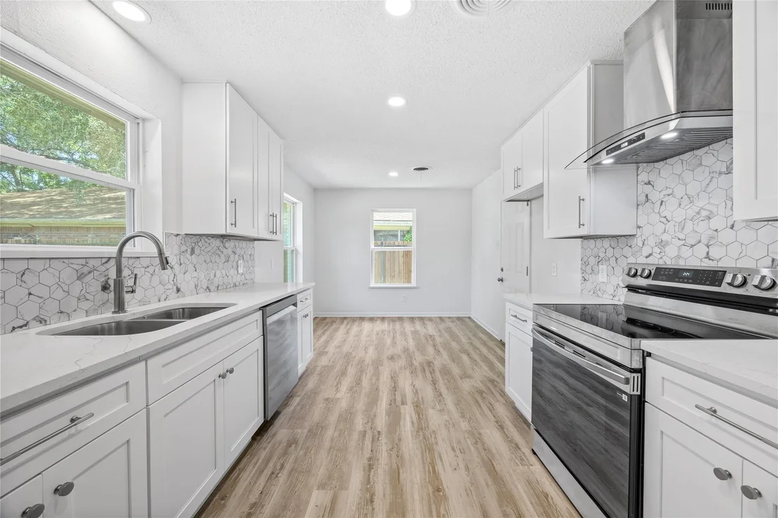 Photo of 5748 Wimbleton Way