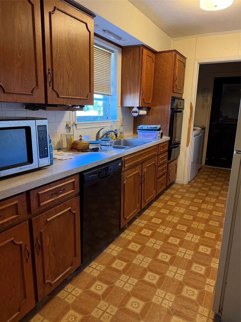Photo of 3221 Burgandy Lane