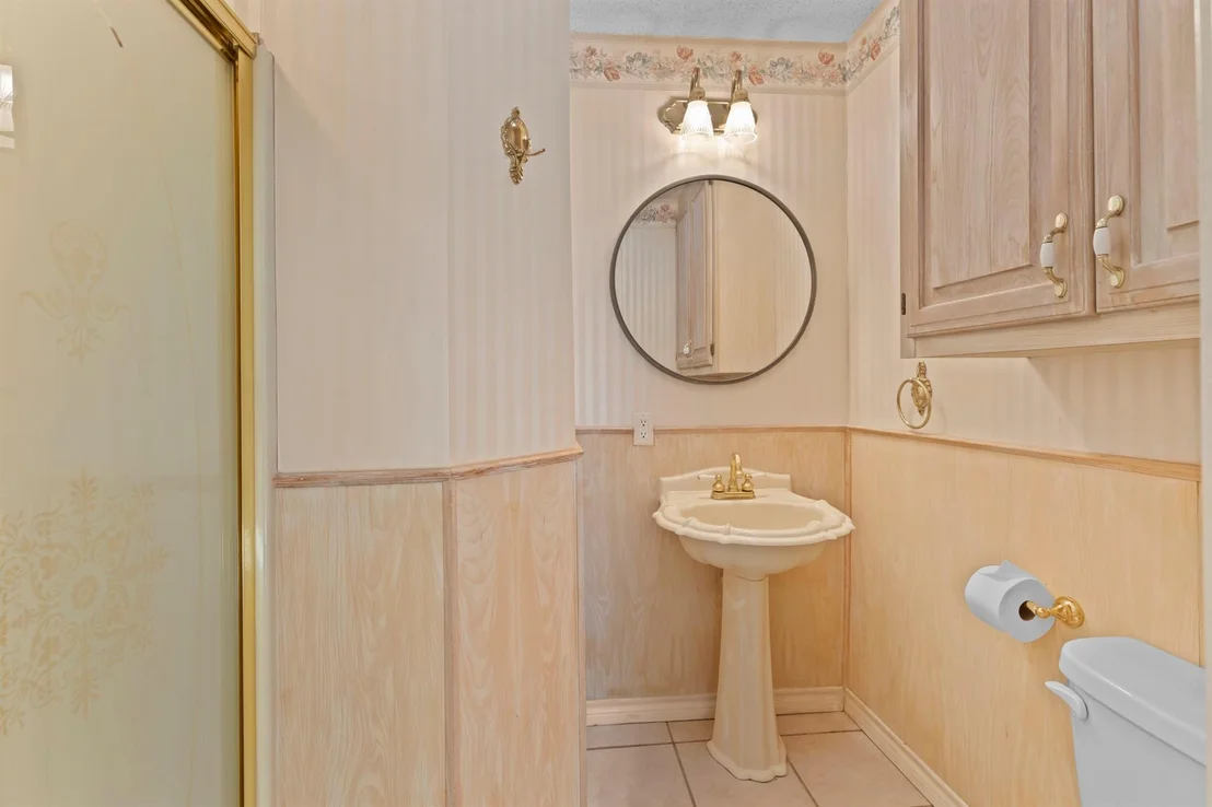Photo of 1656 Pineview Lane