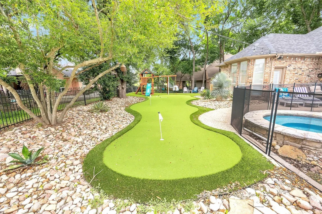 Photo of 2304 Fairway Circle