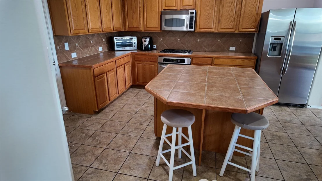 Photo of 421 Roundrock Lane