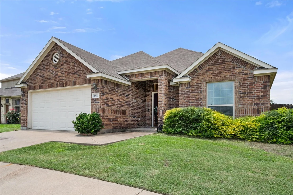 Photo of 1815 Clearbrook Lane