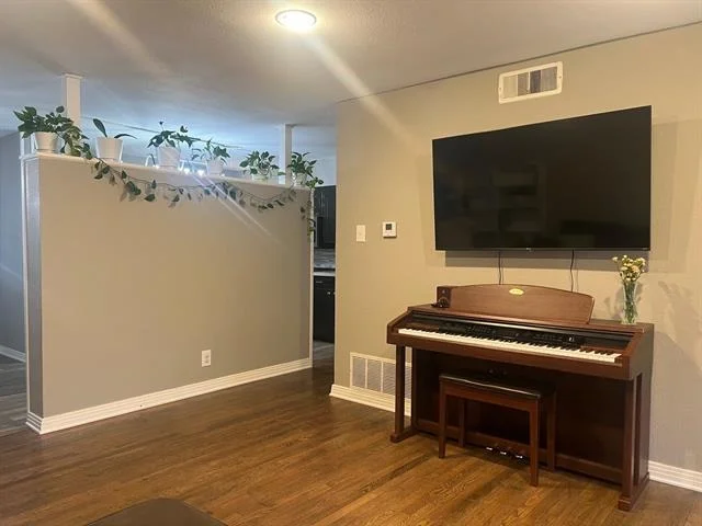 Photo of 1305 Hillcrest Drive