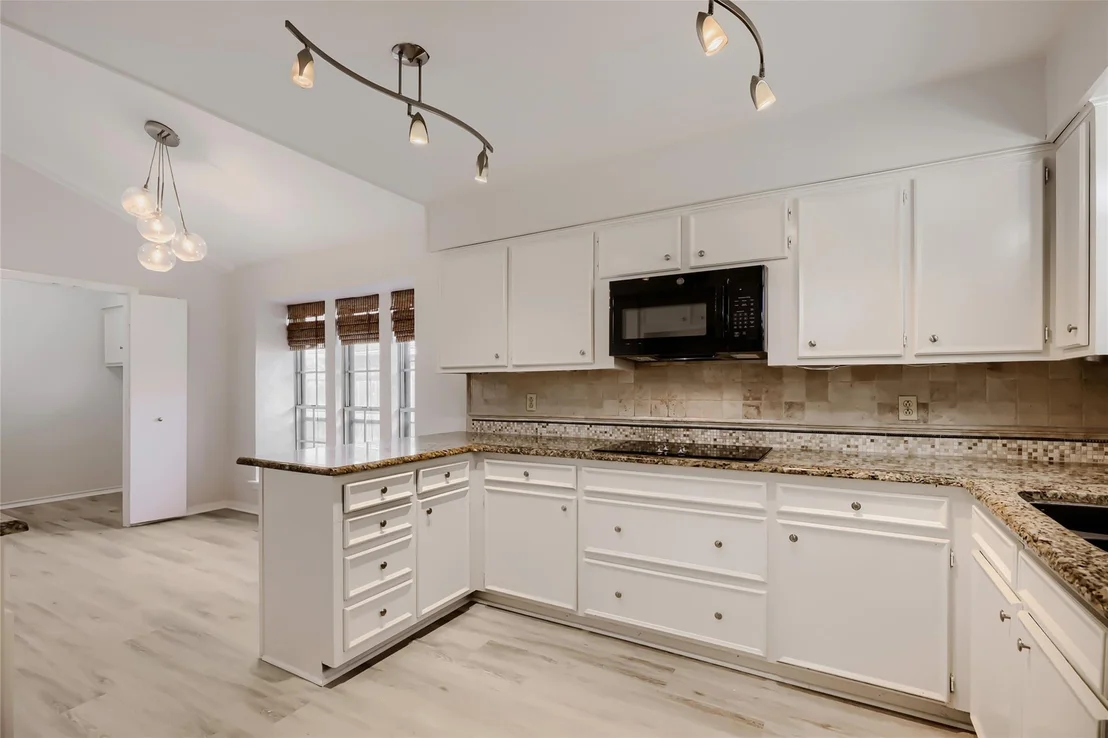 Photo of 1202 E Berkeley Drive