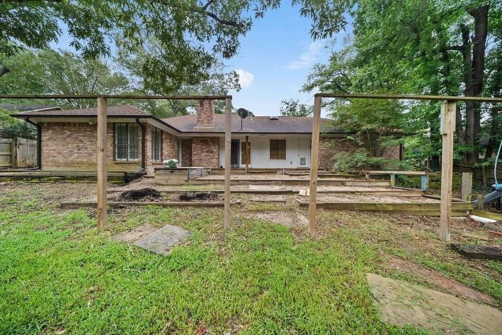 Photo of 15060 Willowwood Drive