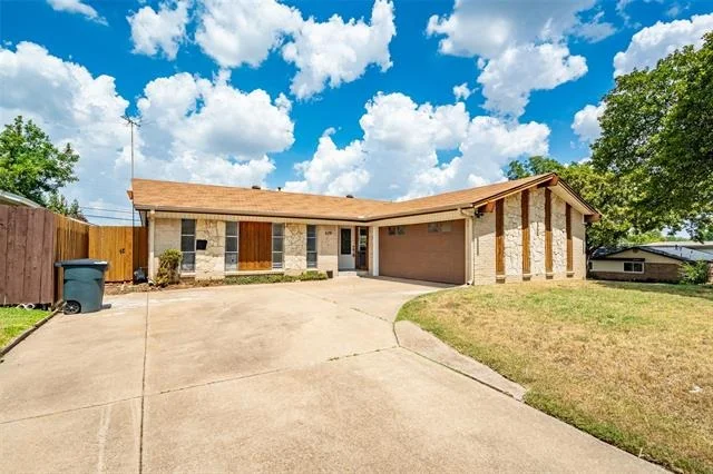 Photo of 629 Bur Oak Drive