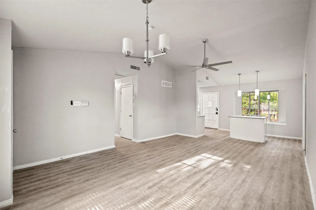 Photo of 948 Carom Way