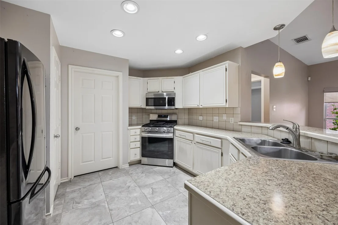 Photo of 716 Ashbrook Drive