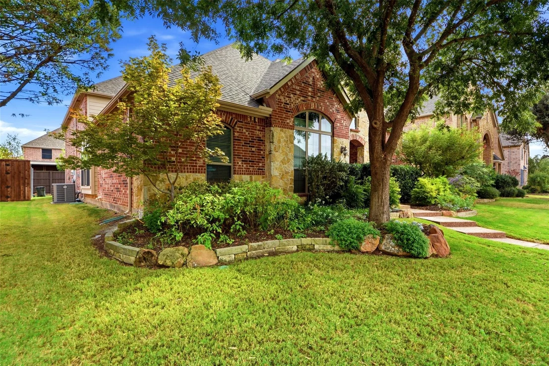 Photo of 9112 Leafy Glade Road