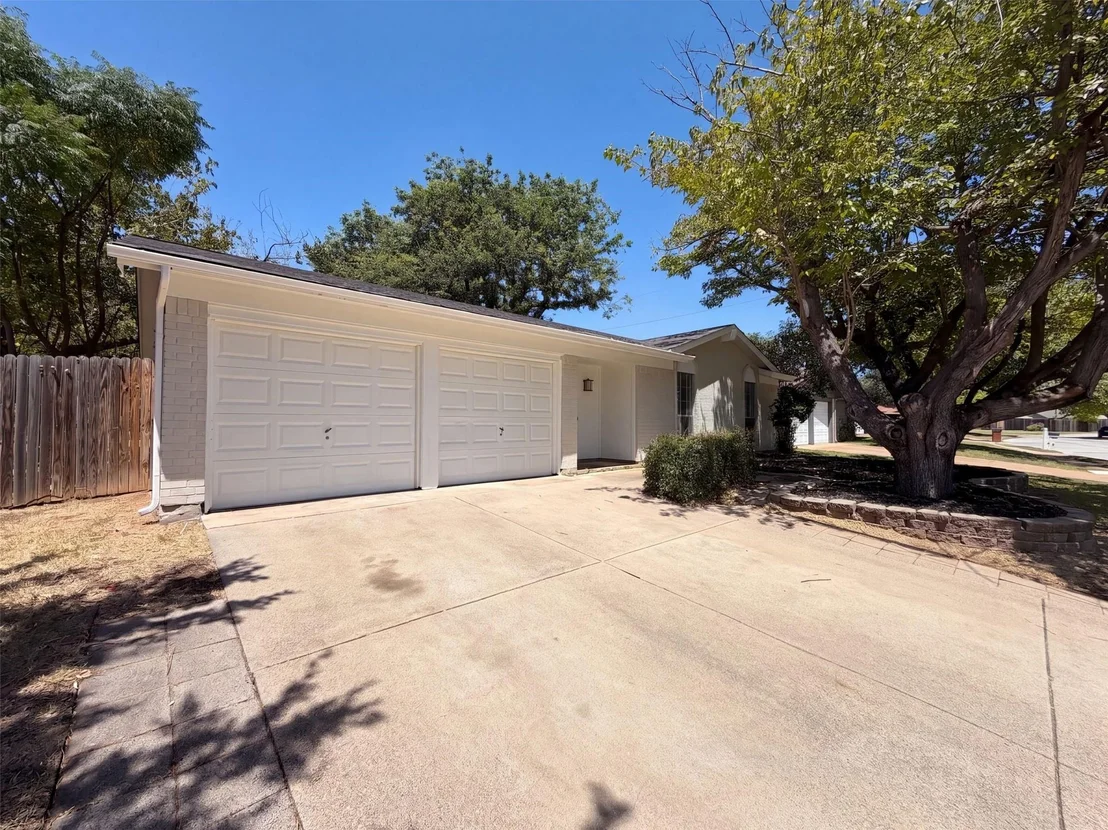 Photo of 6601 Oaklawn Drive