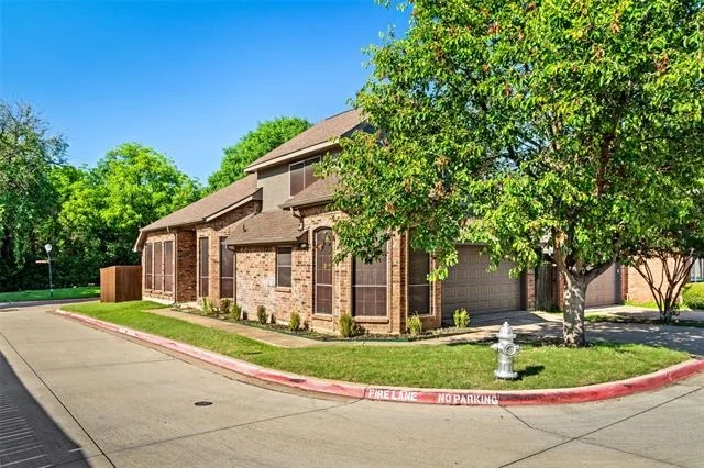 Photo of 381 Arbor Lane