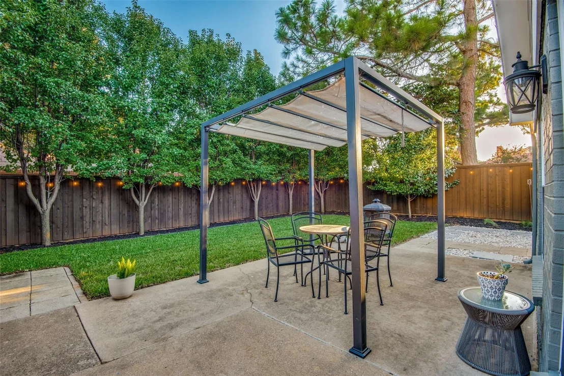 Photo of 2010 Heatherbrook Drive