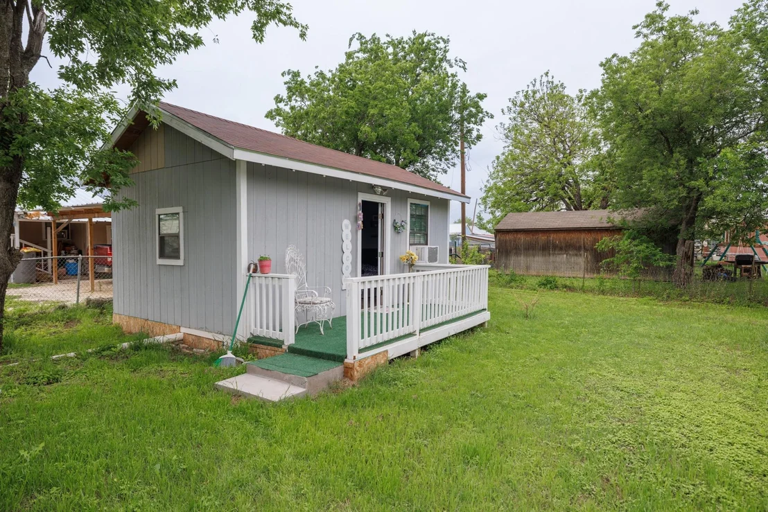 Photo of 308 W 5th Street