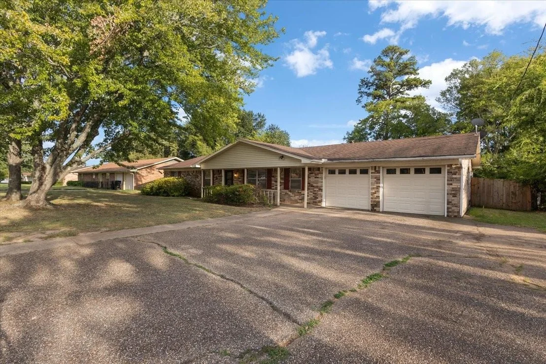 Photo of 202 Sherwood Drive