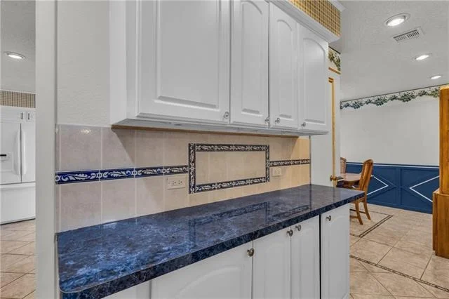 Photo of 1064 Warren Road