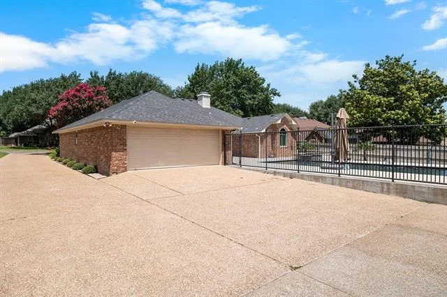 Photo of 1104 Western Ridge Drive