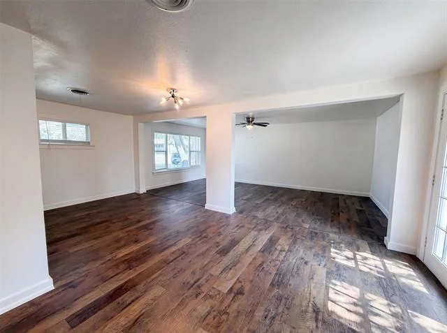 Photo of 832 Central Drive