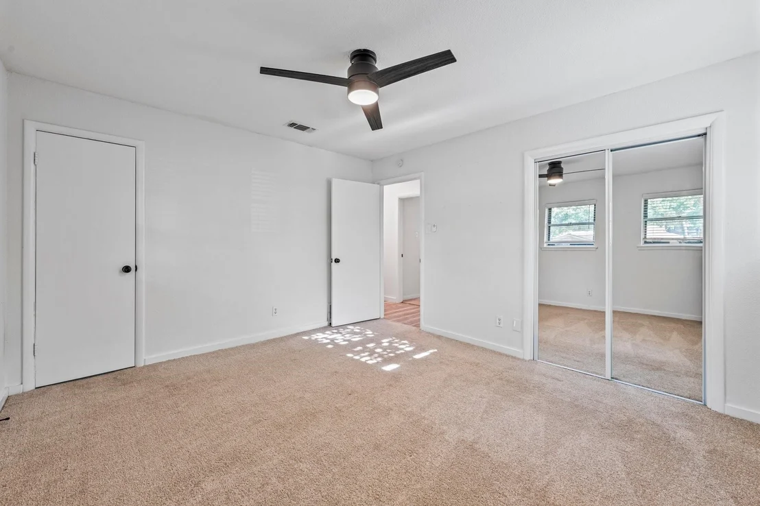 Photo of 600 Circleview Drive N