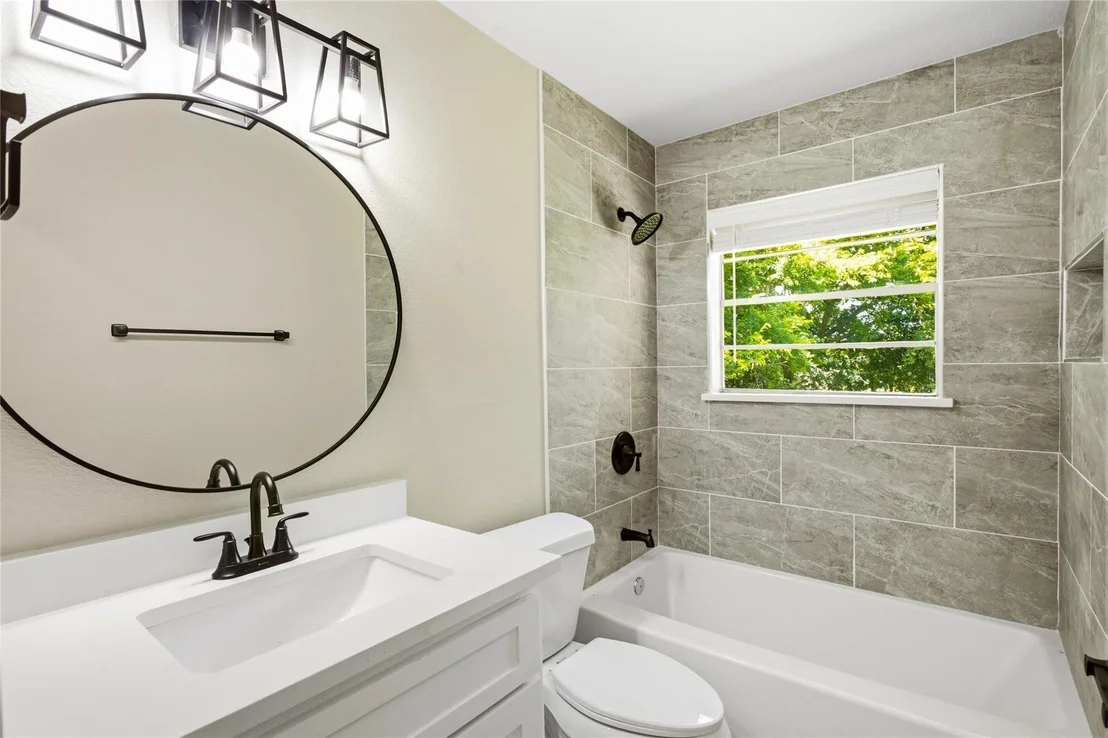 Photo of 1006 N Grant Drive