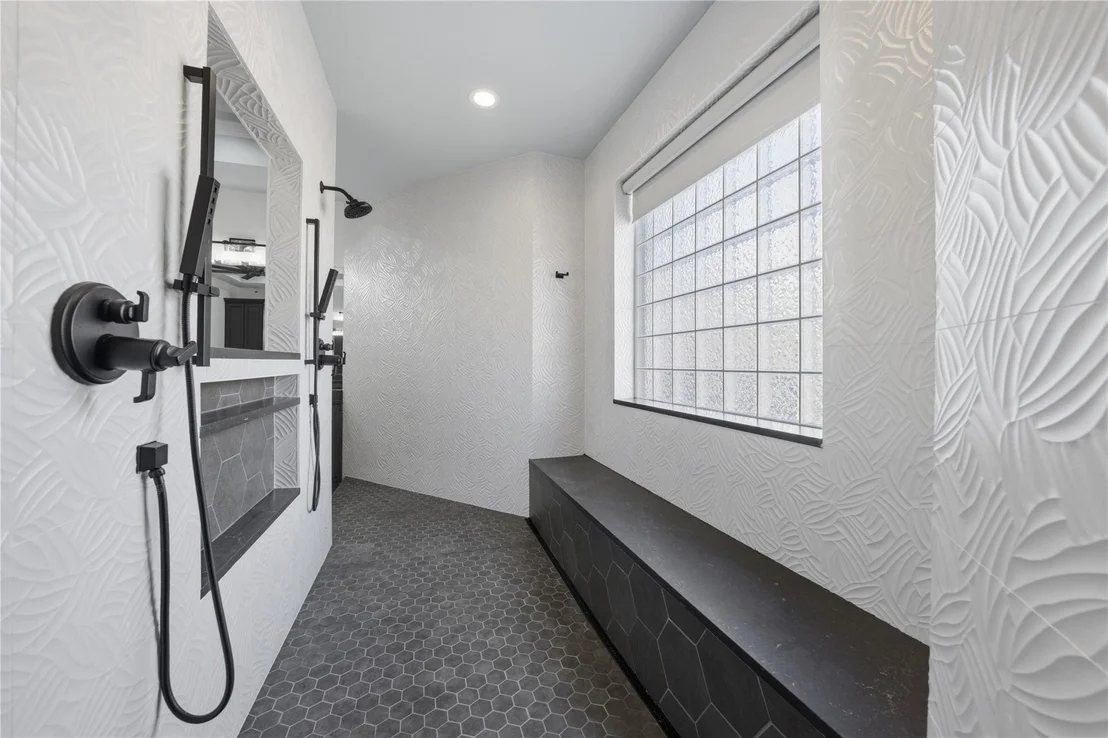 Photo of 1617 Maple Drive