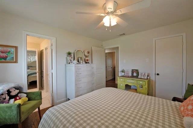 Photo of 6612 Eastview Drive